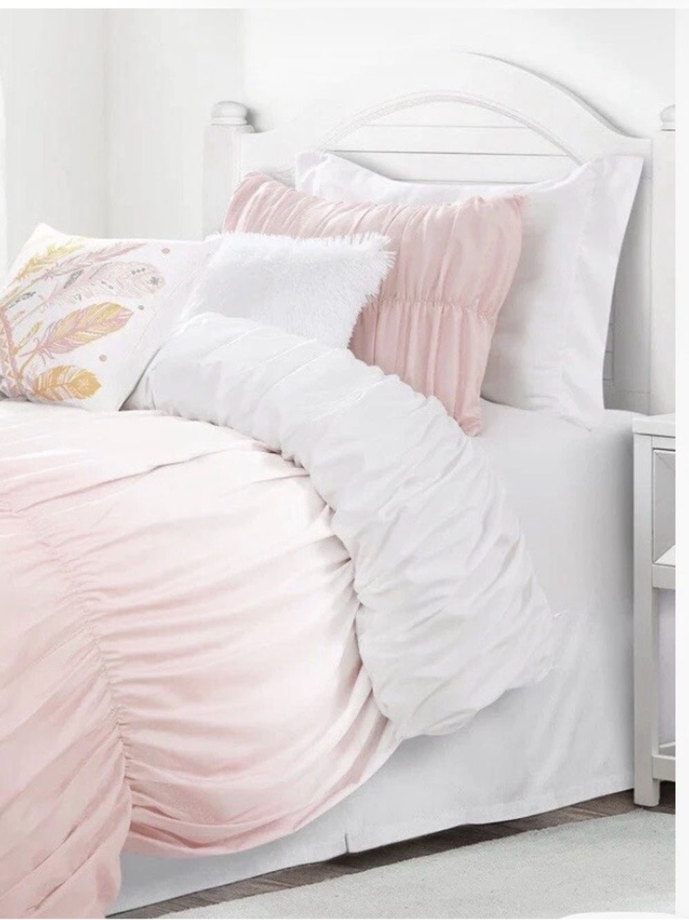New 5 piece Lush Decor Pink Umbre Fiesta  Comforter Full/ Queen set